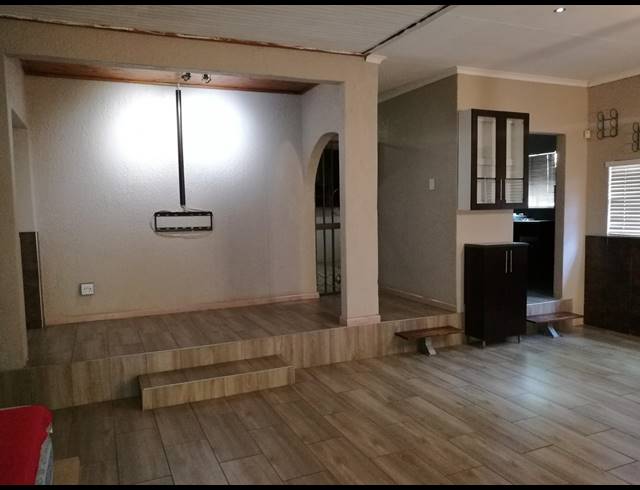 3 BEDROOM HOUSE TO LET IN SAFARI GARDENS